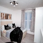 Luxe Stay At Tottenham Stadium